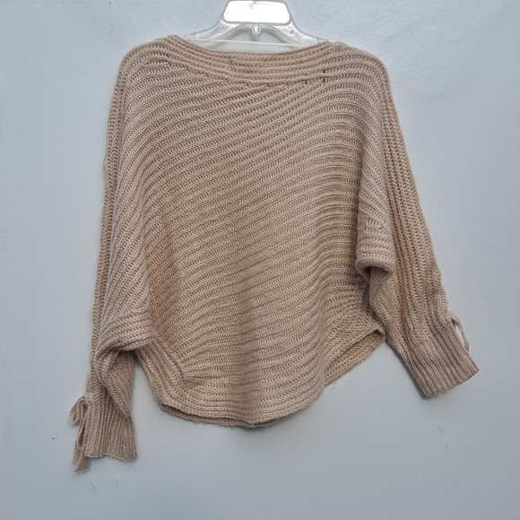 Onetheland Lace Up Arm Dolman Sleeve 100% Acryliv Beige Knit Sweater Size M - Picture 7 of 14